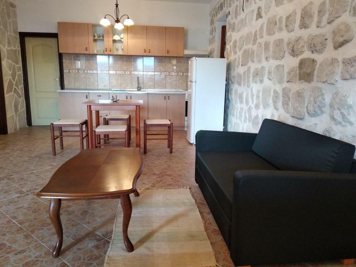 Apartamento Old House Perast Exterior foto