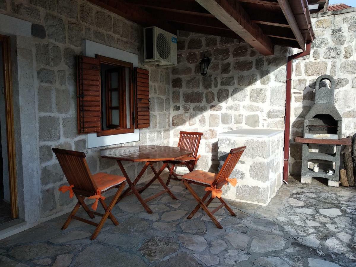 Apartamento Old House Perast Exterior foto