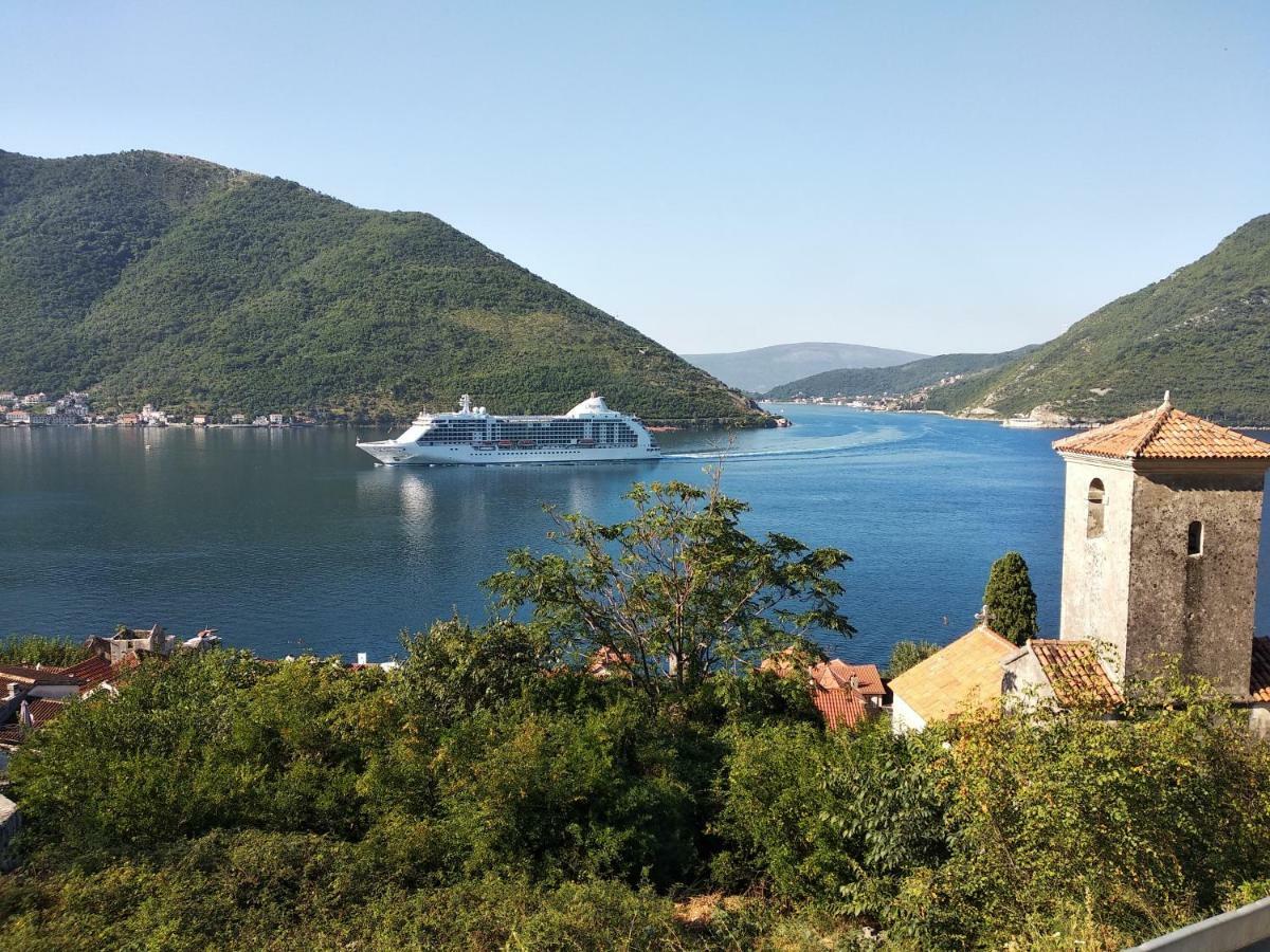 Apartamento Old House Perast Exterior foto